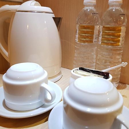 Dehome Boutique Hotel Kuching Zewnętrze zdjęcie