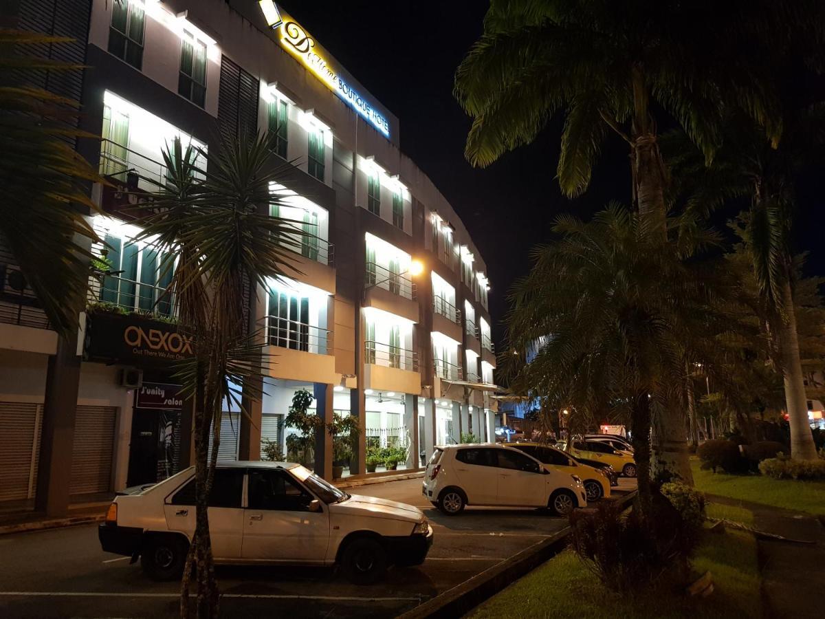 Dehome Boutique Hotel Kuching Zewnętrze zdjęcie