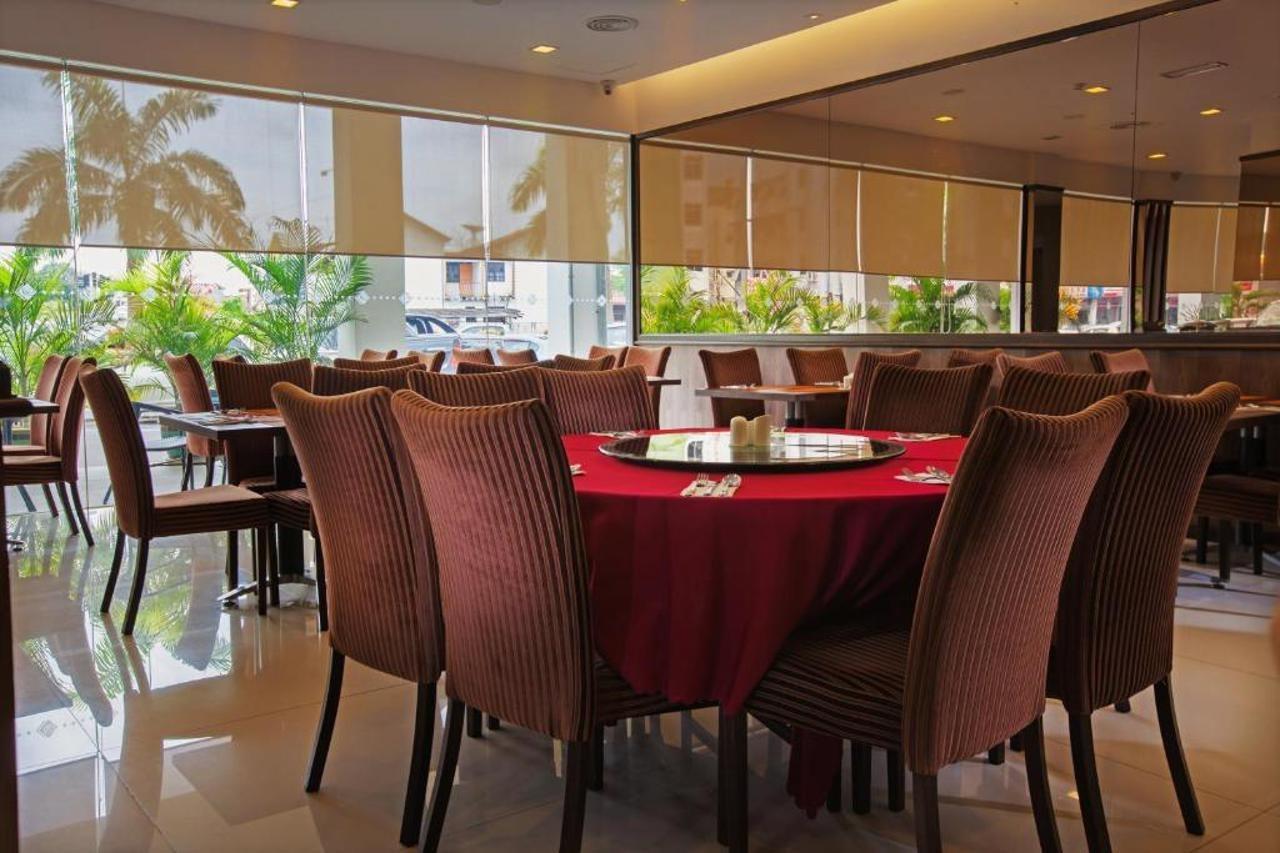 Dehome Boutique Hotel Kuching Zewnętrze zdjęcie