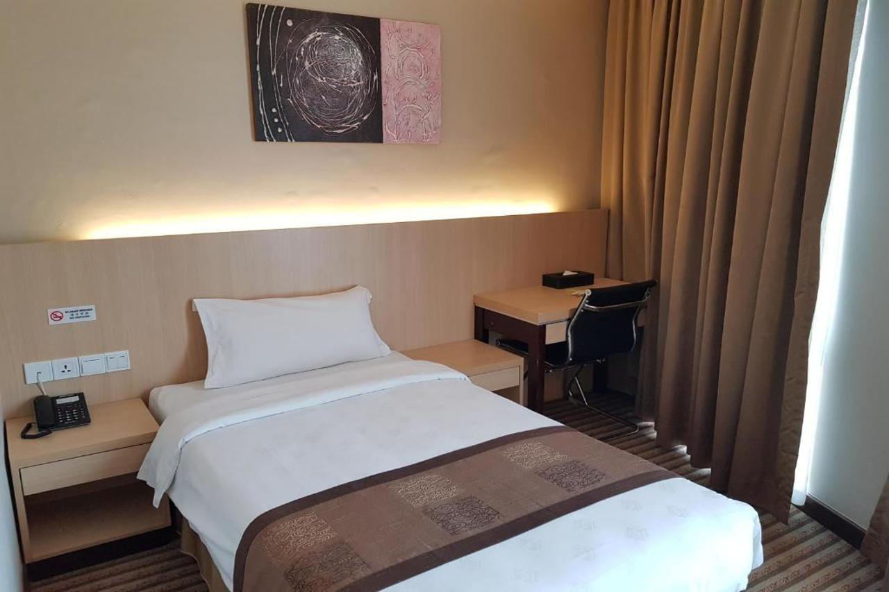Dehome Boutique Hotel Kuching Zewnętrze zdjęcie