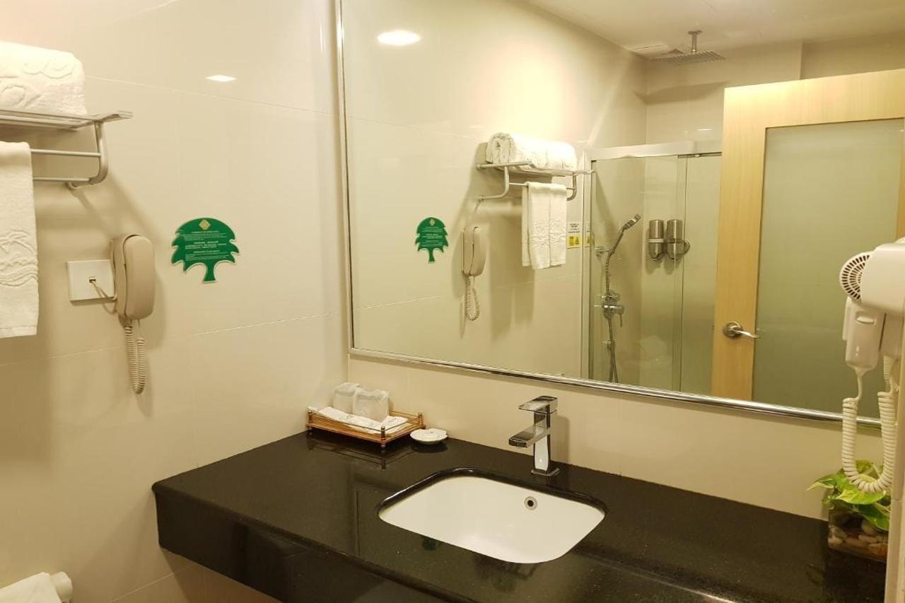Dehome Boutique Hotel Kuching Zewnętrze zdjęcie
