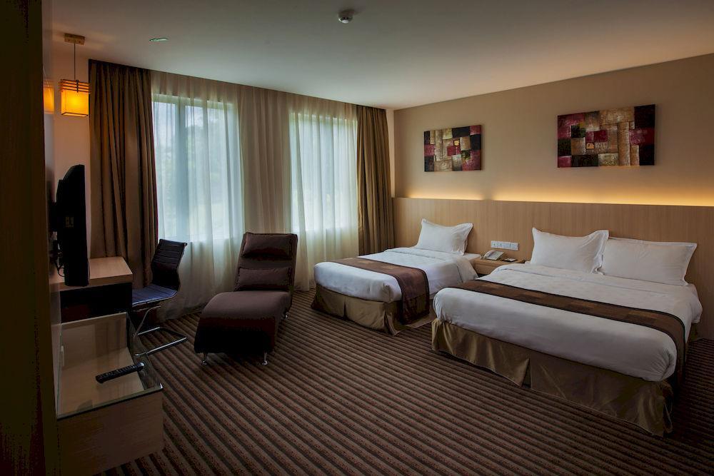 Dehome Boutique Hotel Kuching Zewnętrze zdjęcie