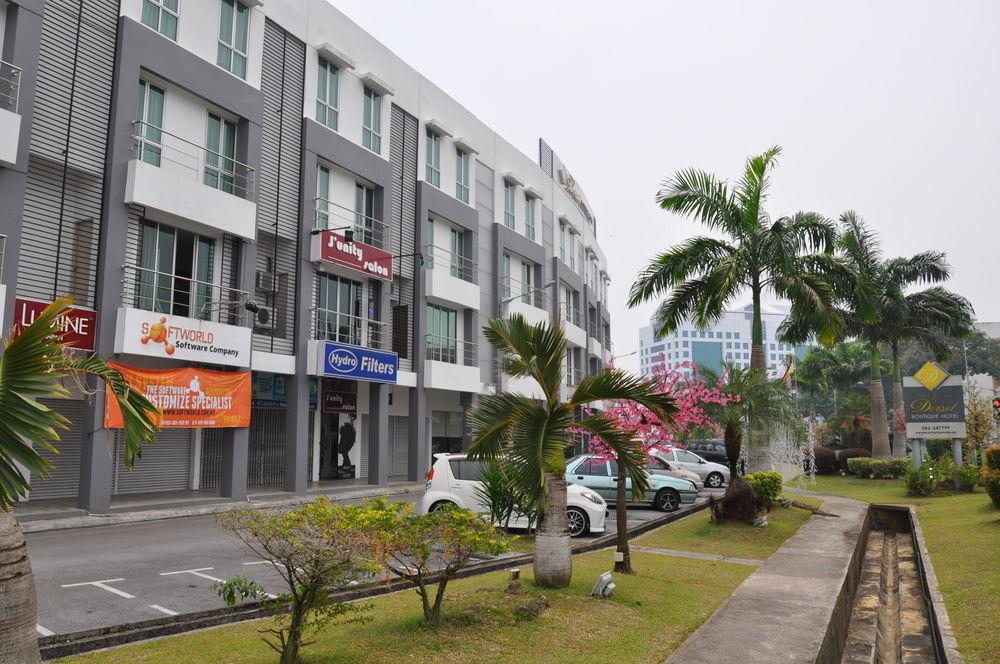 Dehome Boutique Hotel Kuching Zewnętrze zdjęcie