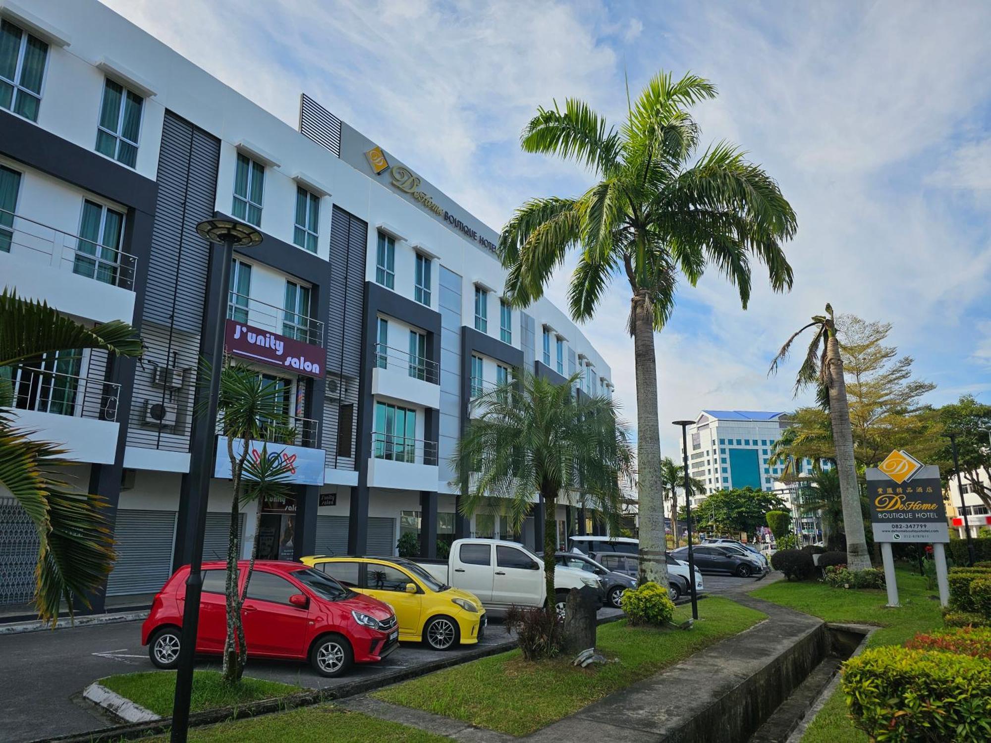 Dehome Boutique Hotel Kuching Zewnętrze zdjęcie