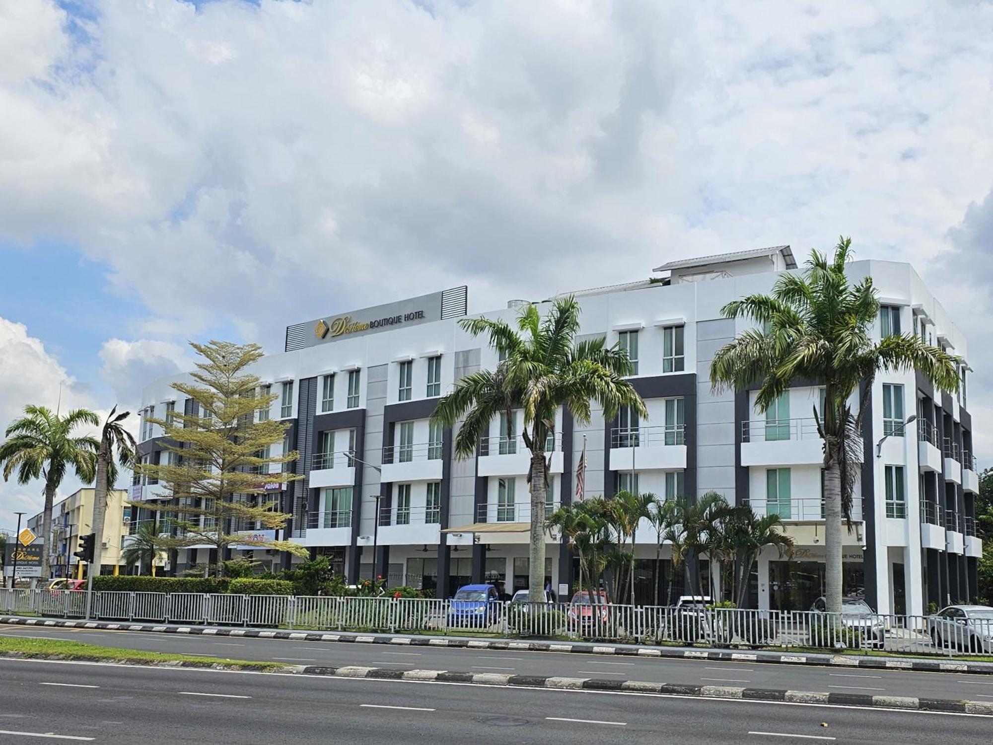 Dehome Boutique Hotel Kuching Zewnętrze zdjęcie