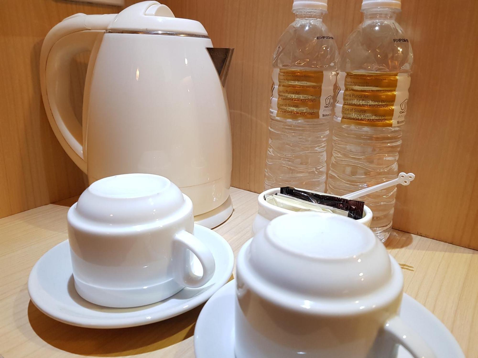 Dehome Boutique Hotel Kuching Zewnętrze zdjęcie