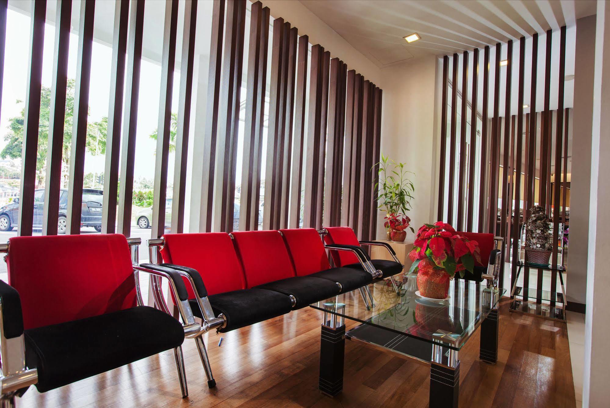 Dehome Boutique Hotel Kuching Zewnętrze zdjęcie