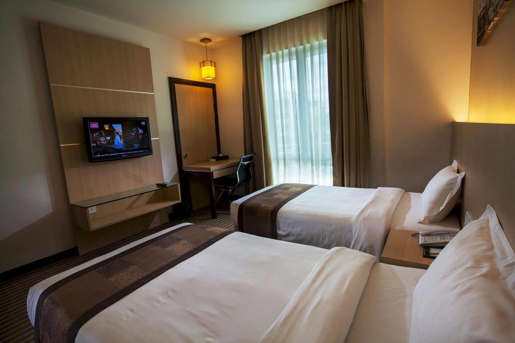 Dehome Boutique Hotel Kuching Zewnętrze zdjęcie