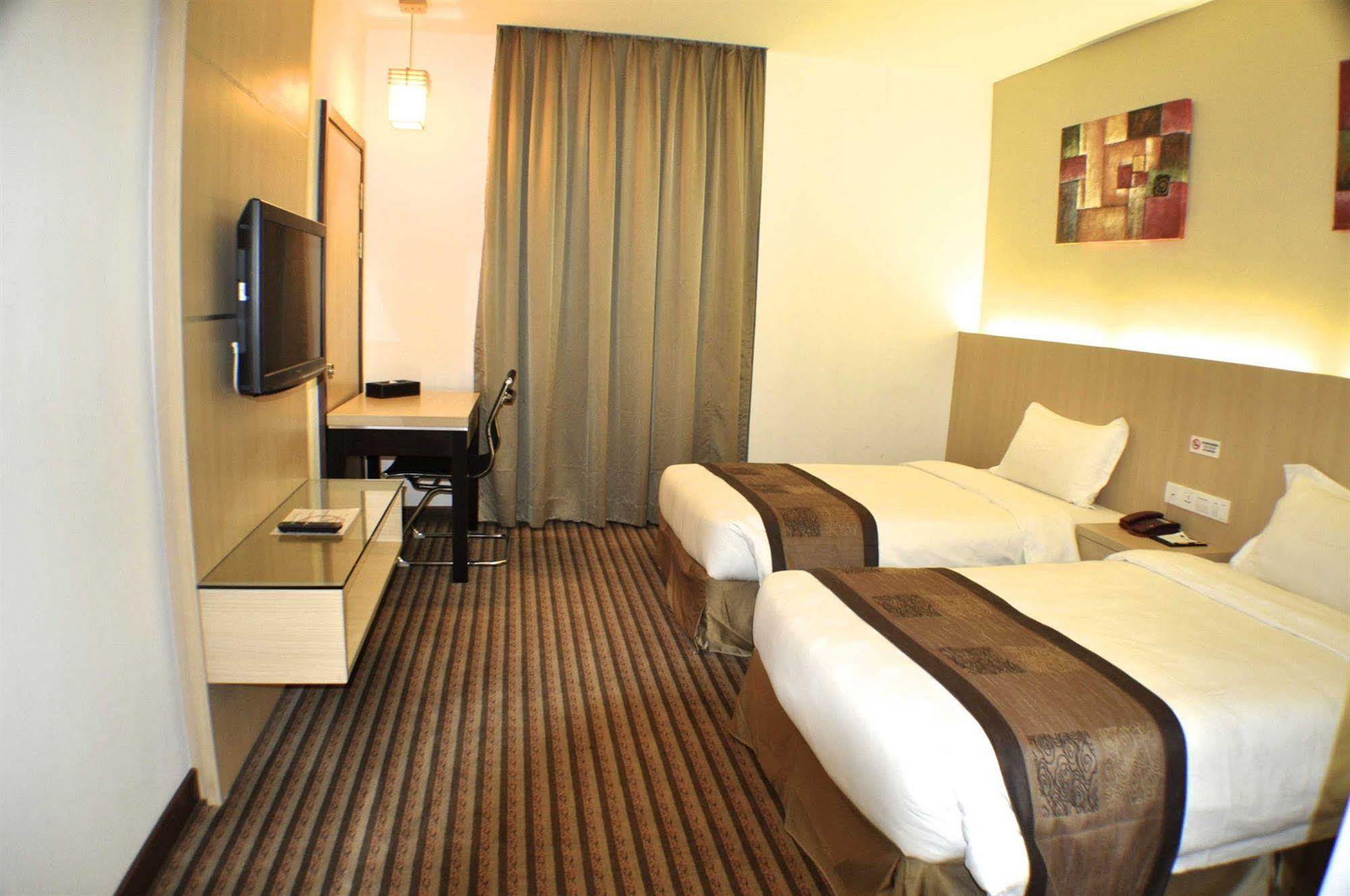 Dehome Boutique Hotel Kuching Zewnętrze zdjęcie