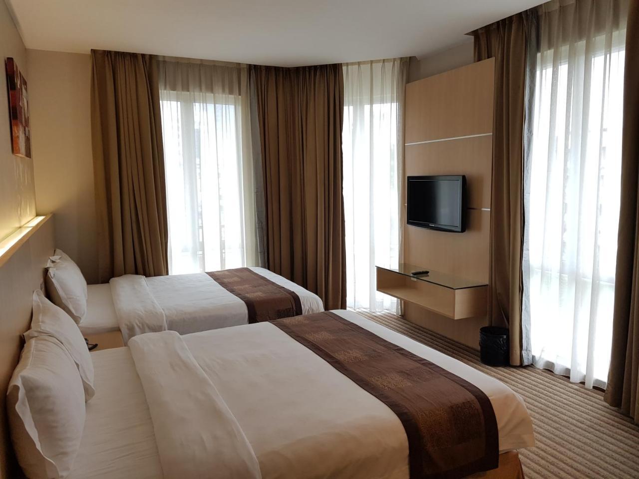 Dehome Boutique Hotel Kuching Zewnętrze zdjęcie