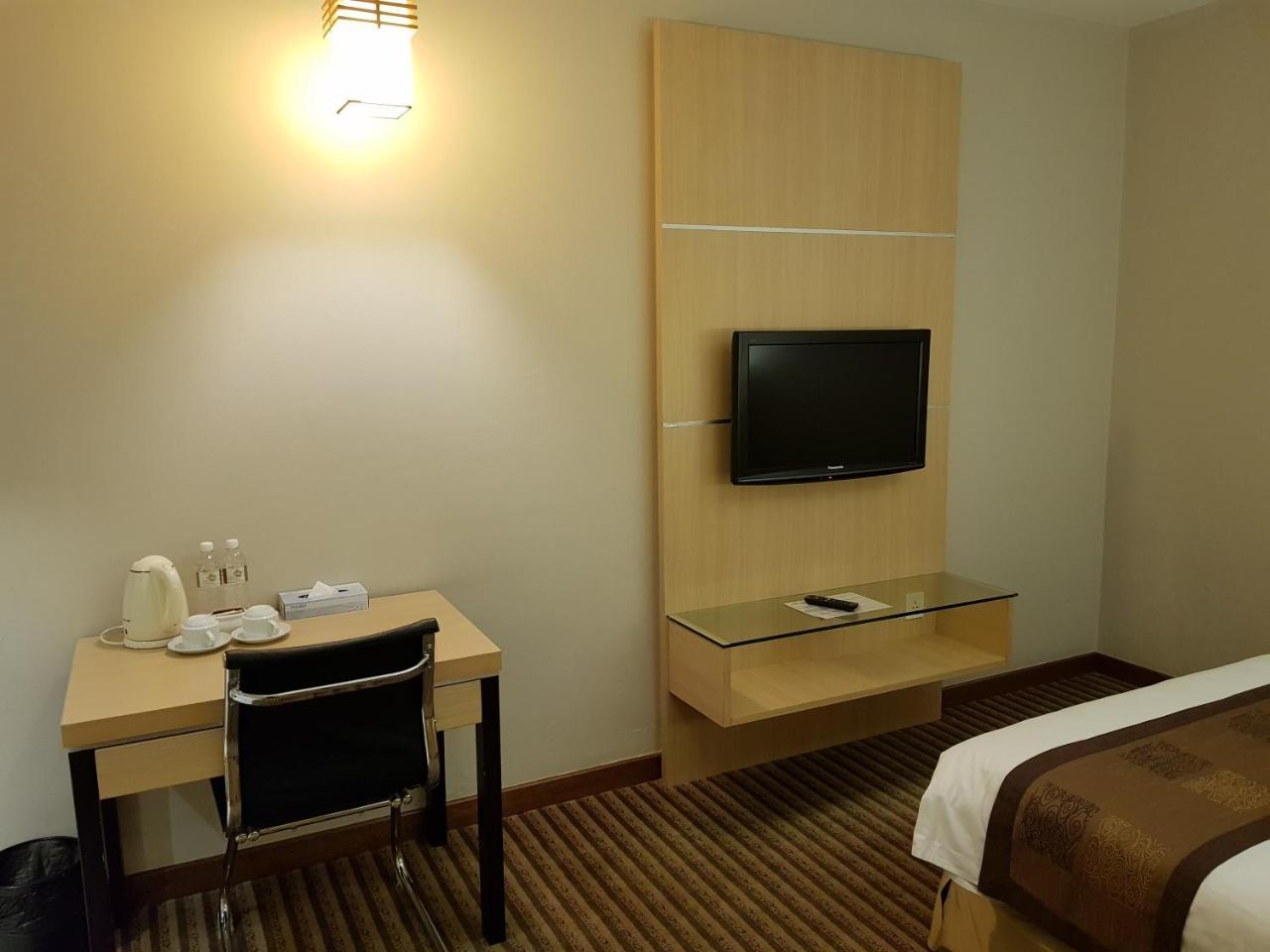 Dehome Boutique Hotel Kuching Zewnętrze zdjęcie