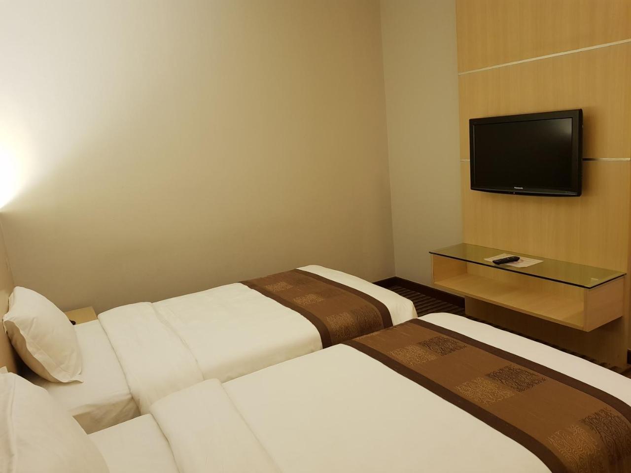Dehome Boutique Hotel Kuching Zewnętrze zdjęcie