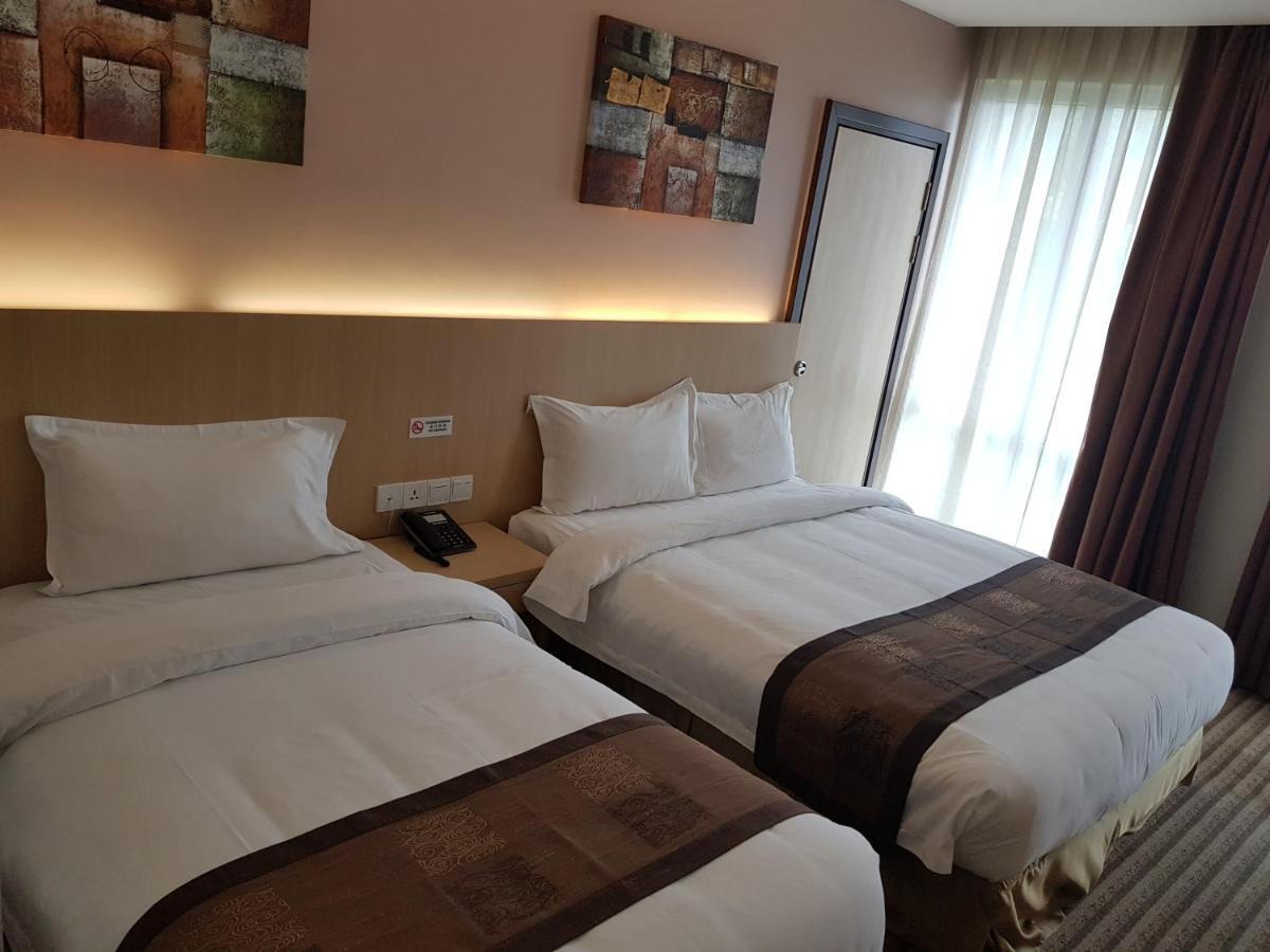 Dehome Boutique Hotel Kuching Zewnętrze zdjęcie