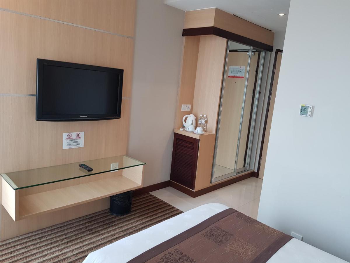 Dehome Boutique Hotel Kuching Zewnętrze zdjęcie
